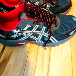 ASICS-Gel Venture 5. Perfect condition. Women's 10